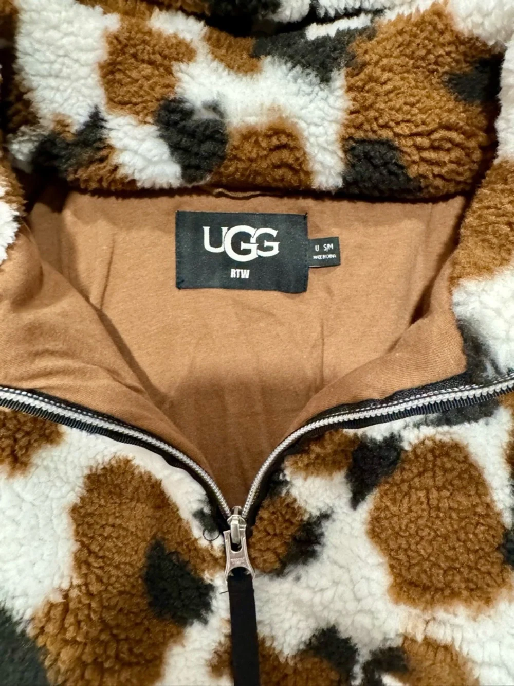 UGG RTW Olympia Sherpa Chestnut Cow Print Coat Size Small/Medium - Picture 2 of 4